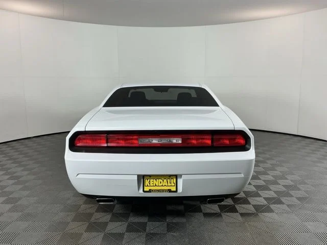 Used 2013 Bright White Dodge SXT image 6