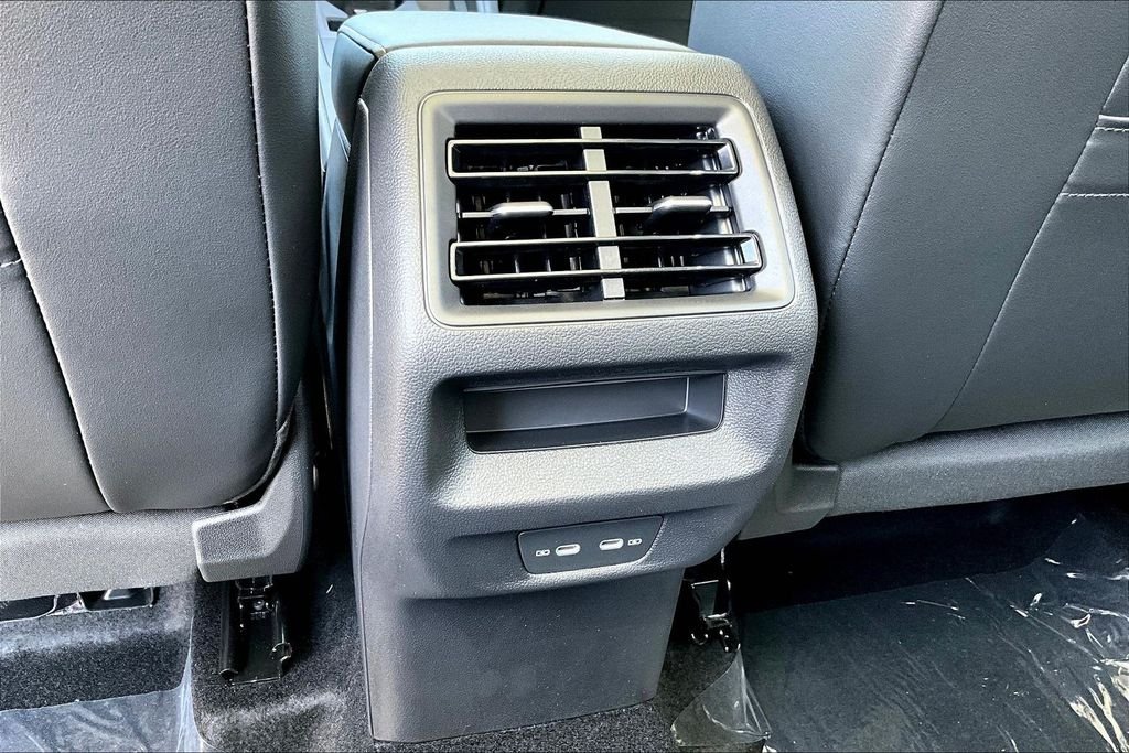New 2026 White Volkswagen 2.0T SE image 9