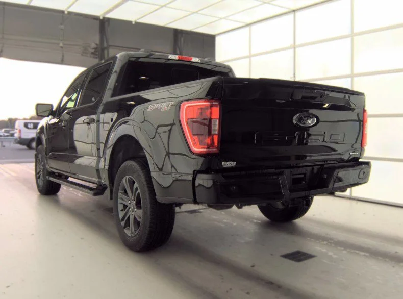 Used 2023 Black Ford XLT image 5