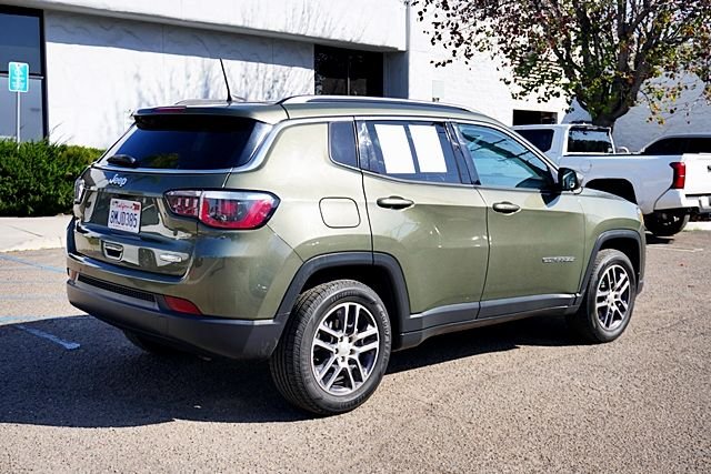 Used 2018 Green Jeep Latitude image 7