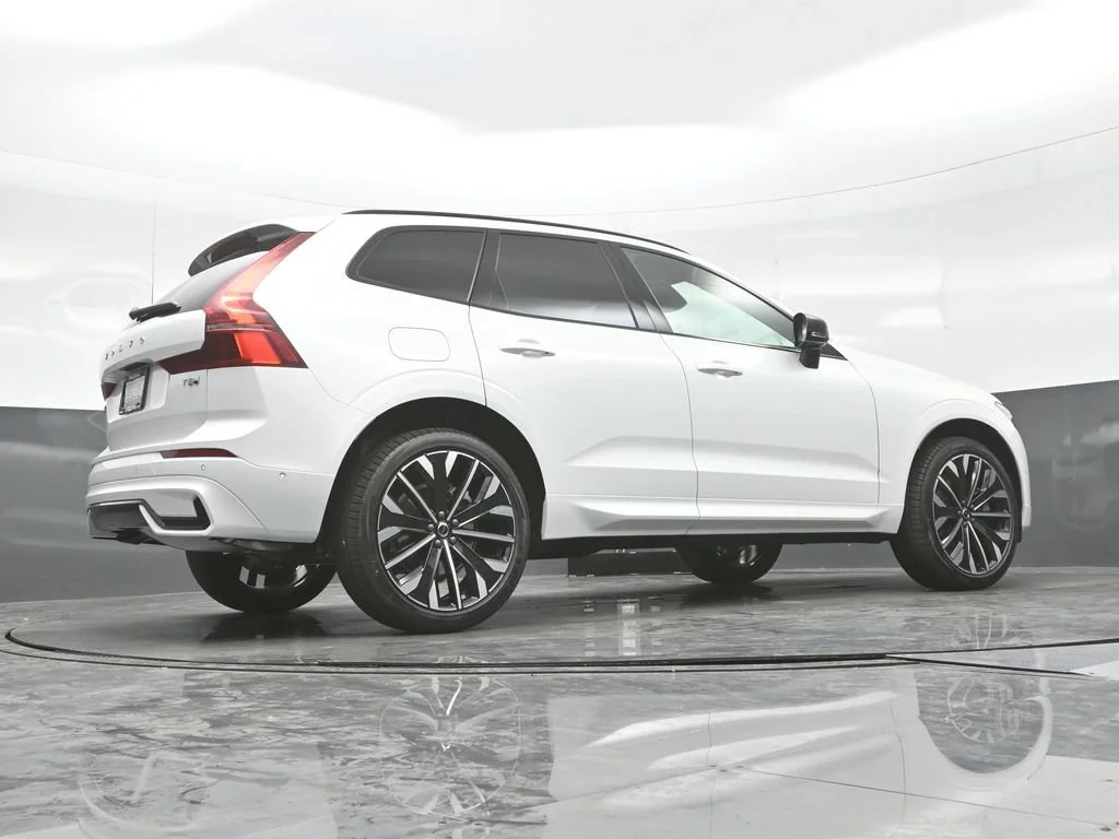 New 2027 Crystal White Volvo T8 Ultra image 28