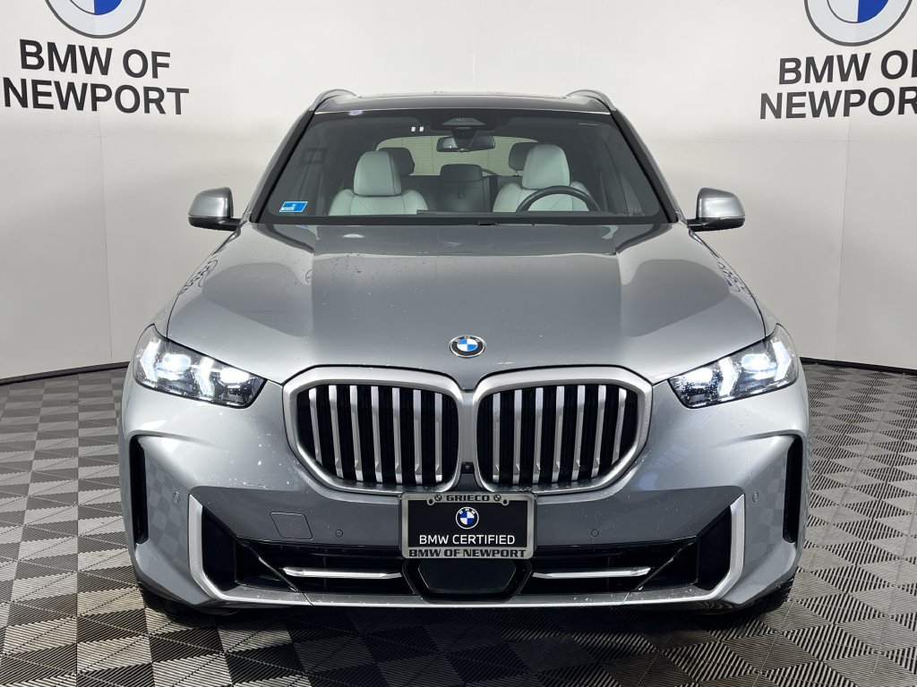 Used 2024 Gray BMW xDrive40i image 5