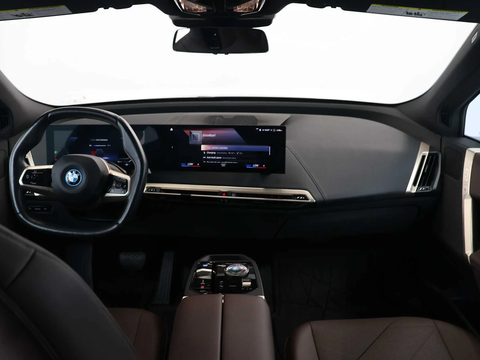 Used 2023 Black Sapphire Metallic BMW xDrive50 image 27