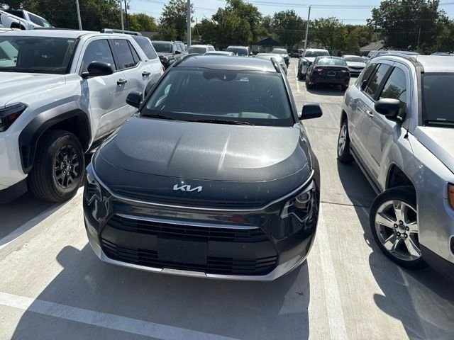 Used 2025 Gray Kia LX image 3