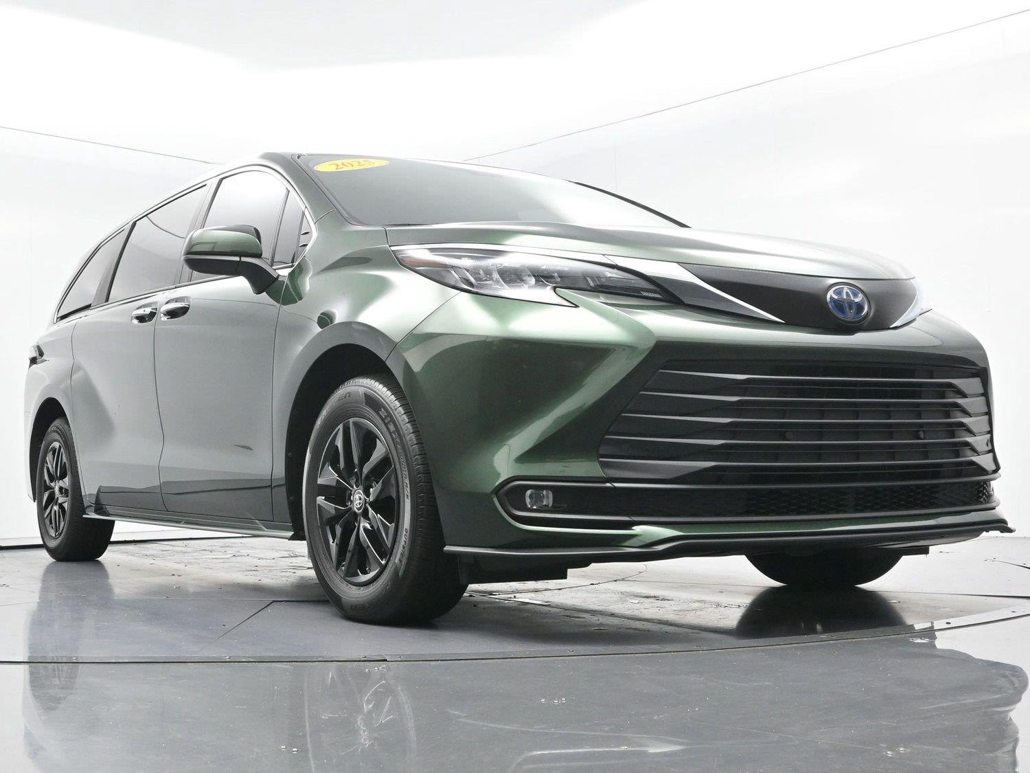 Used 2025 Cypress Toyota XLE 8-Passenger image 49