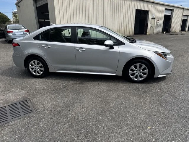 Used 2022 Silver Toyota LE image 4