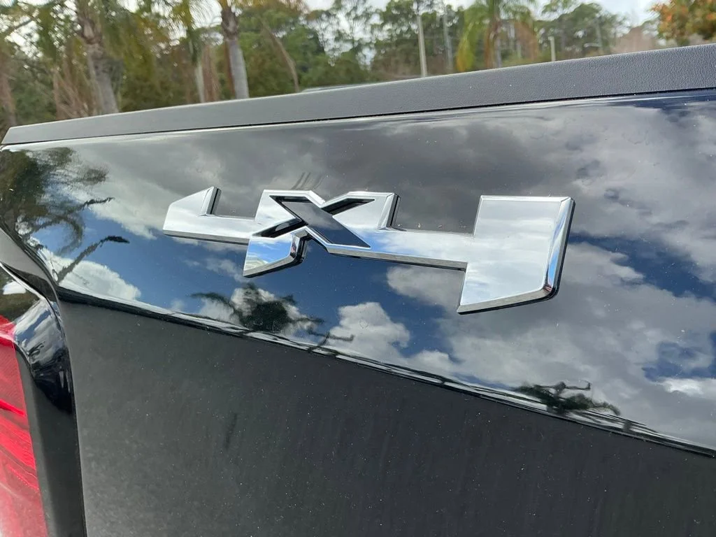 New 2026 Onyx Black GMC SLE image 25