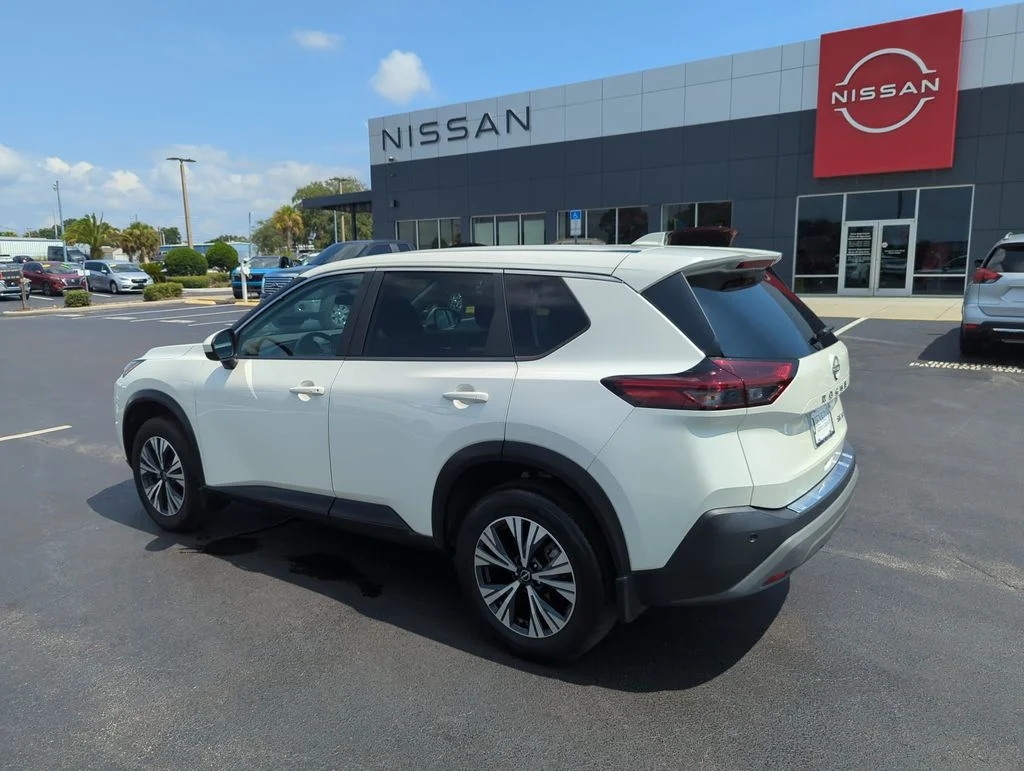 Used 2023 White Nissan SV image 9
