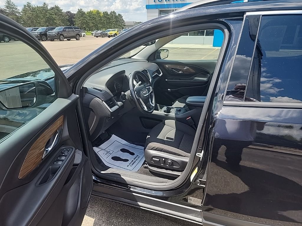 Used 2020 Black GMC SLE image 10