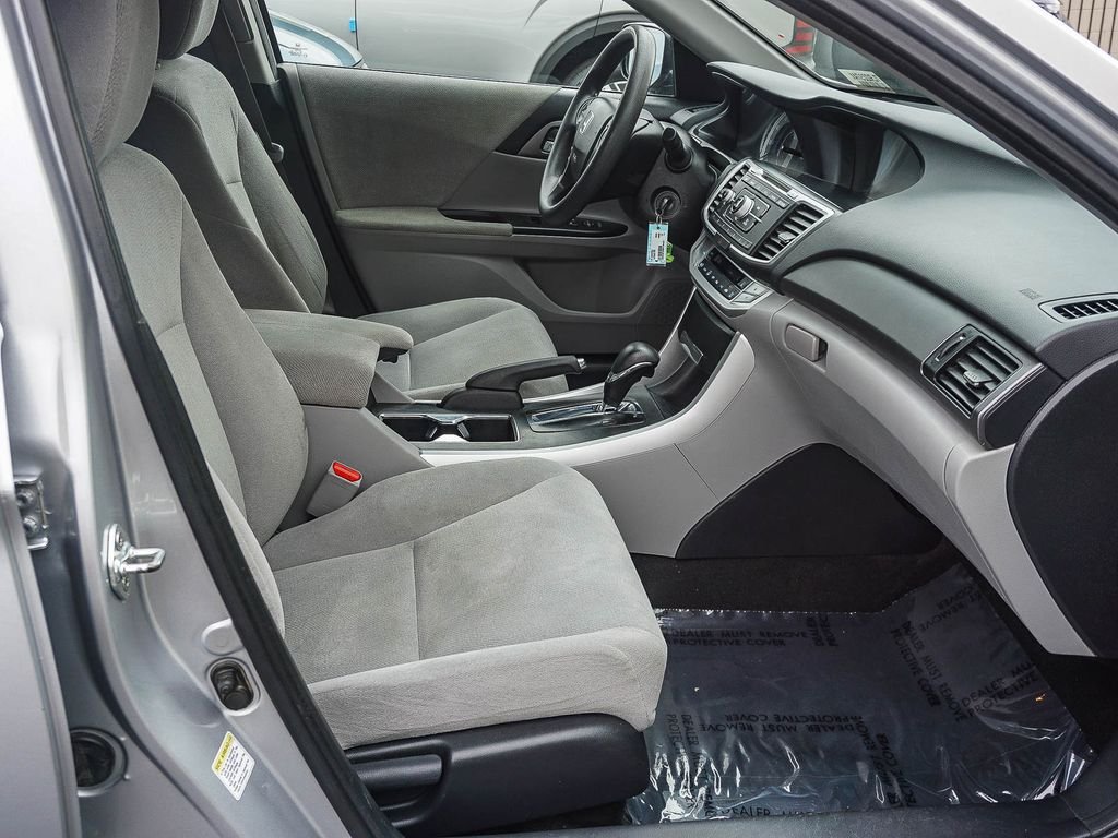 Used 2013  Honda LX image 12