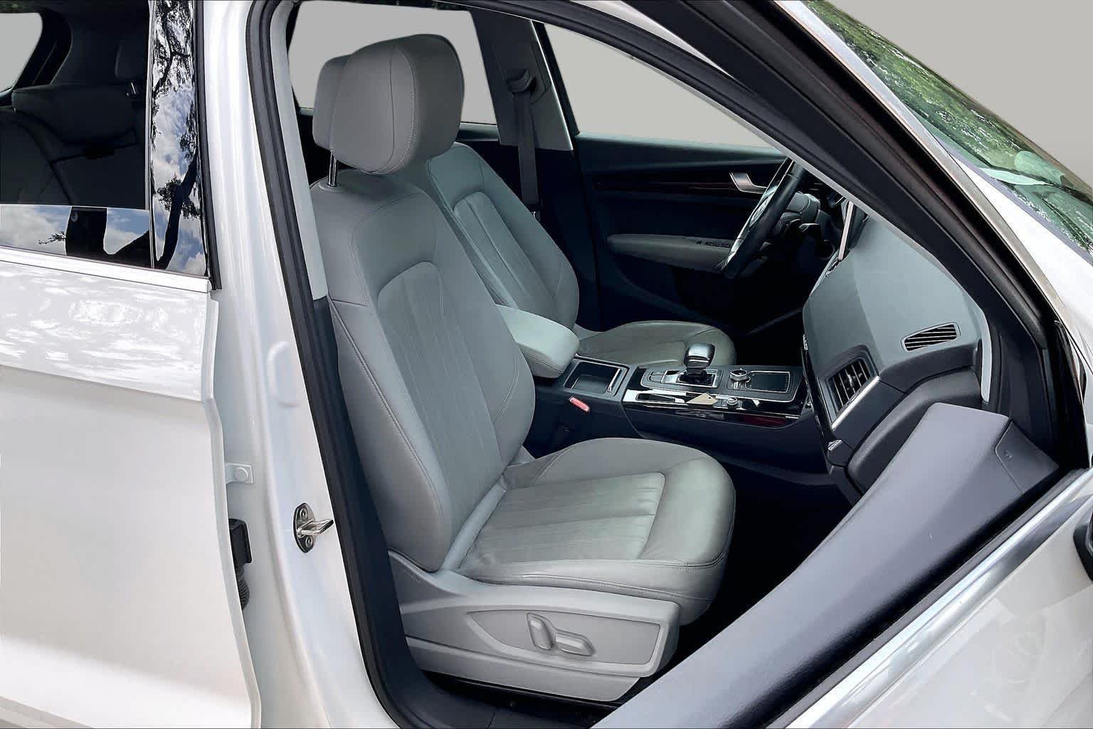Used 2018  Audi Premium Plus image 8