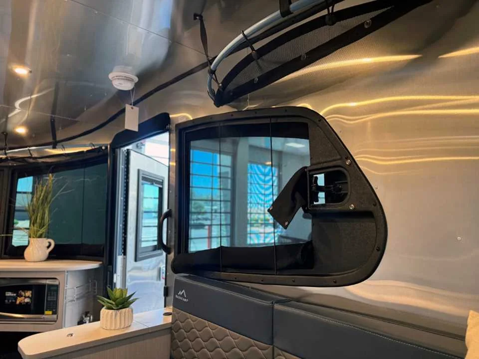 New 2025 SILVER AIRSTREAM  image 31
