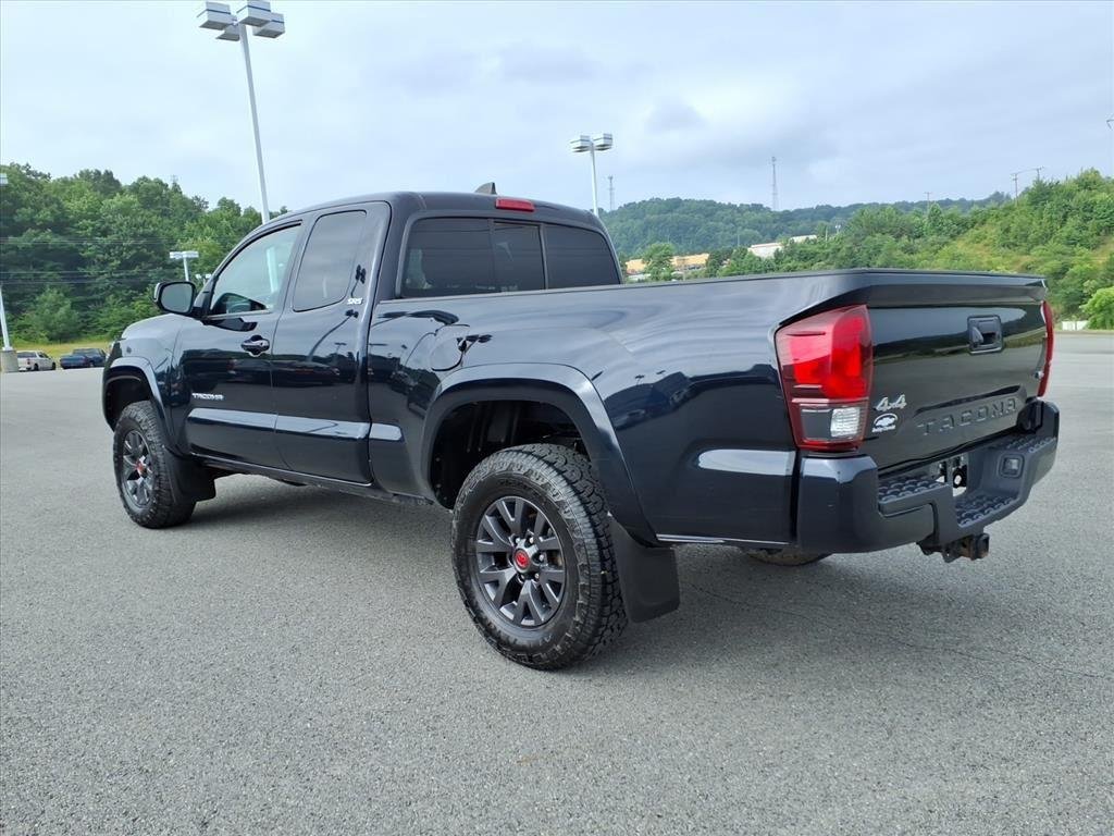 Used 2022 Midnight Black Metallic Toyota SR5 V6 image 3