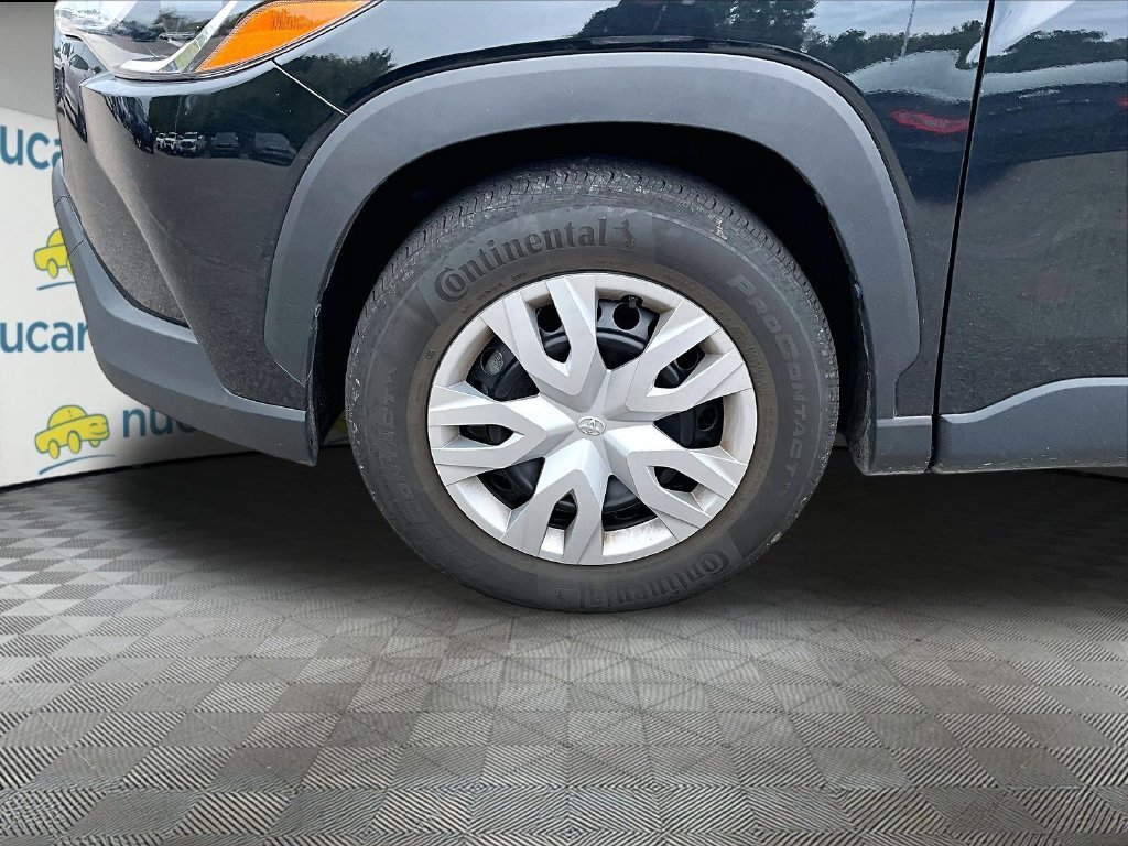 Used 2023 Black Toyota L image 7