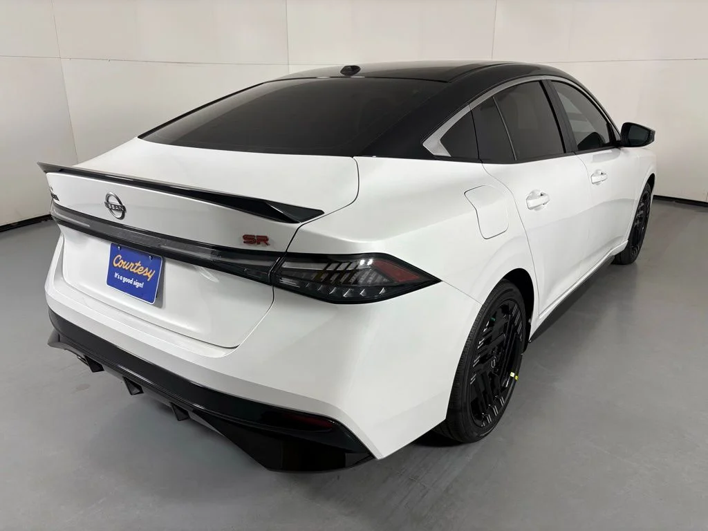 New 2026 Aspen White TriCoat / Super Black Two-tone Nissan SR image 9