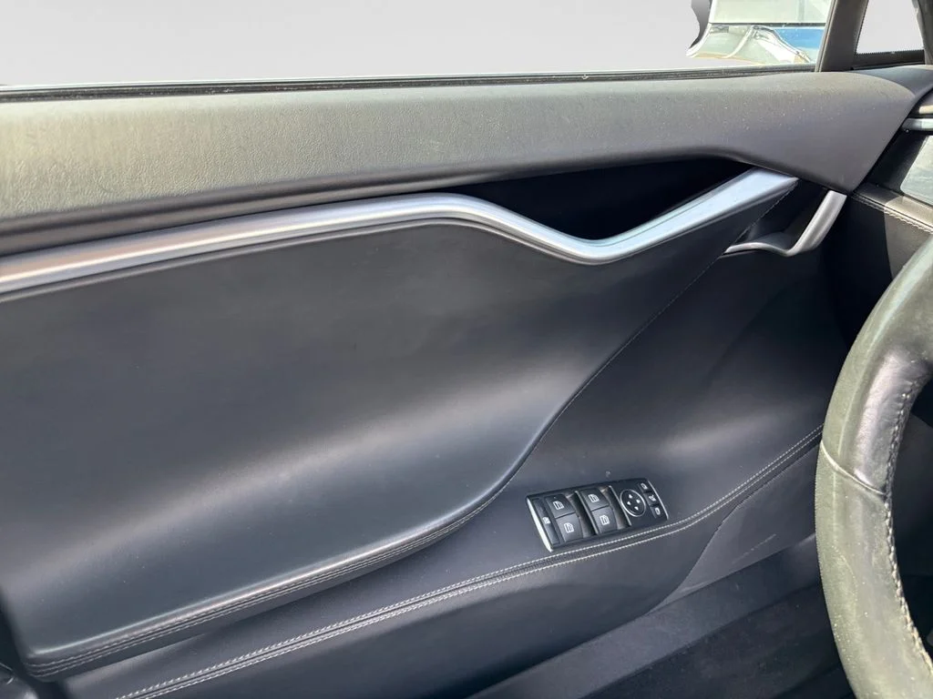 Used 2016 White Tesla 90D image 16