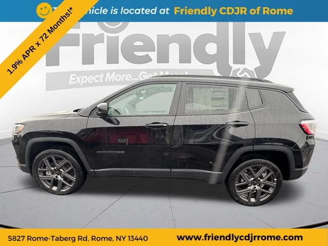 New 2026 Diamond Black Crystal Pearl-Coat Exterior Paint Jeep Limited image 2