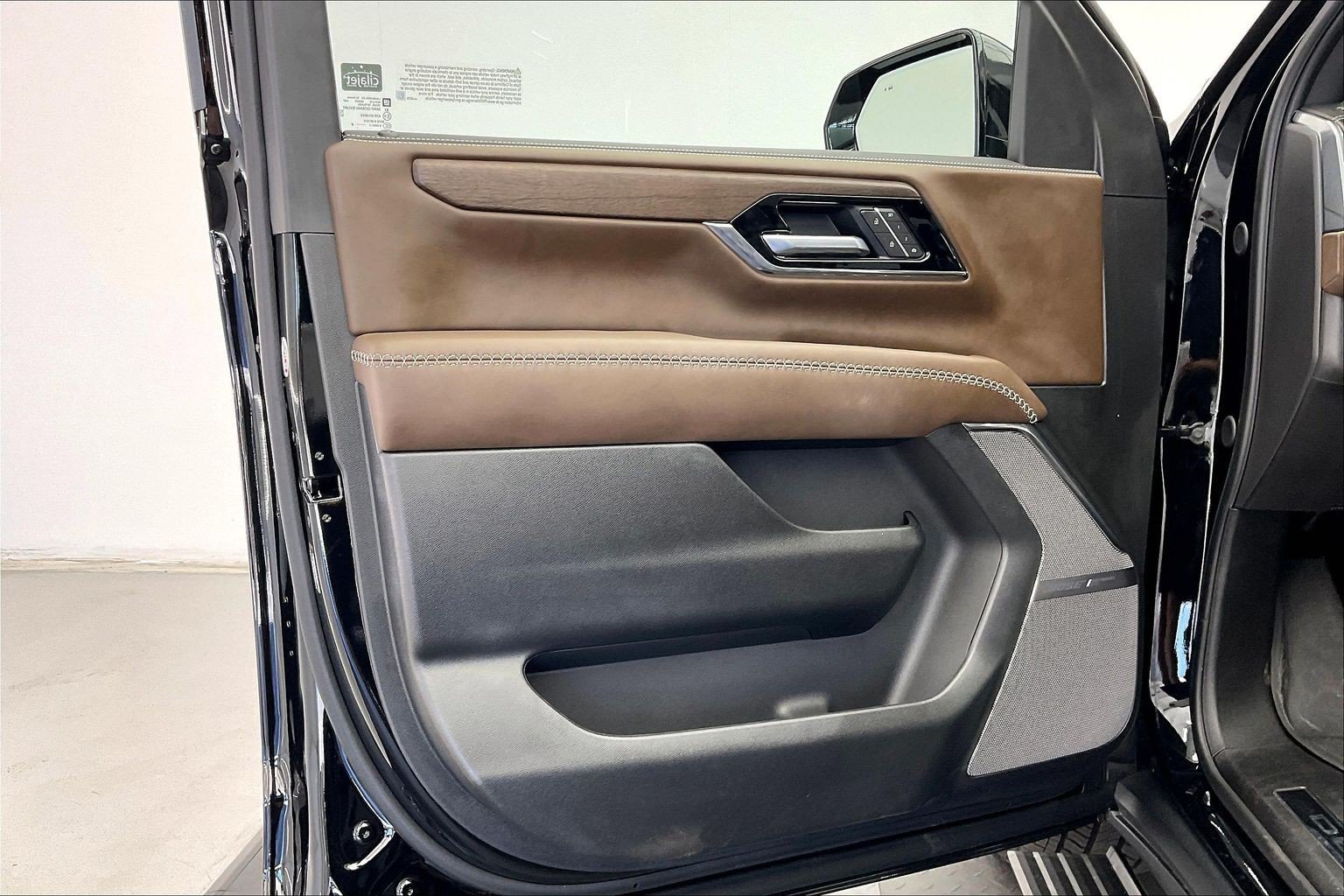 2026 GMC Yukon XL Denali Ultimate - Photo 12