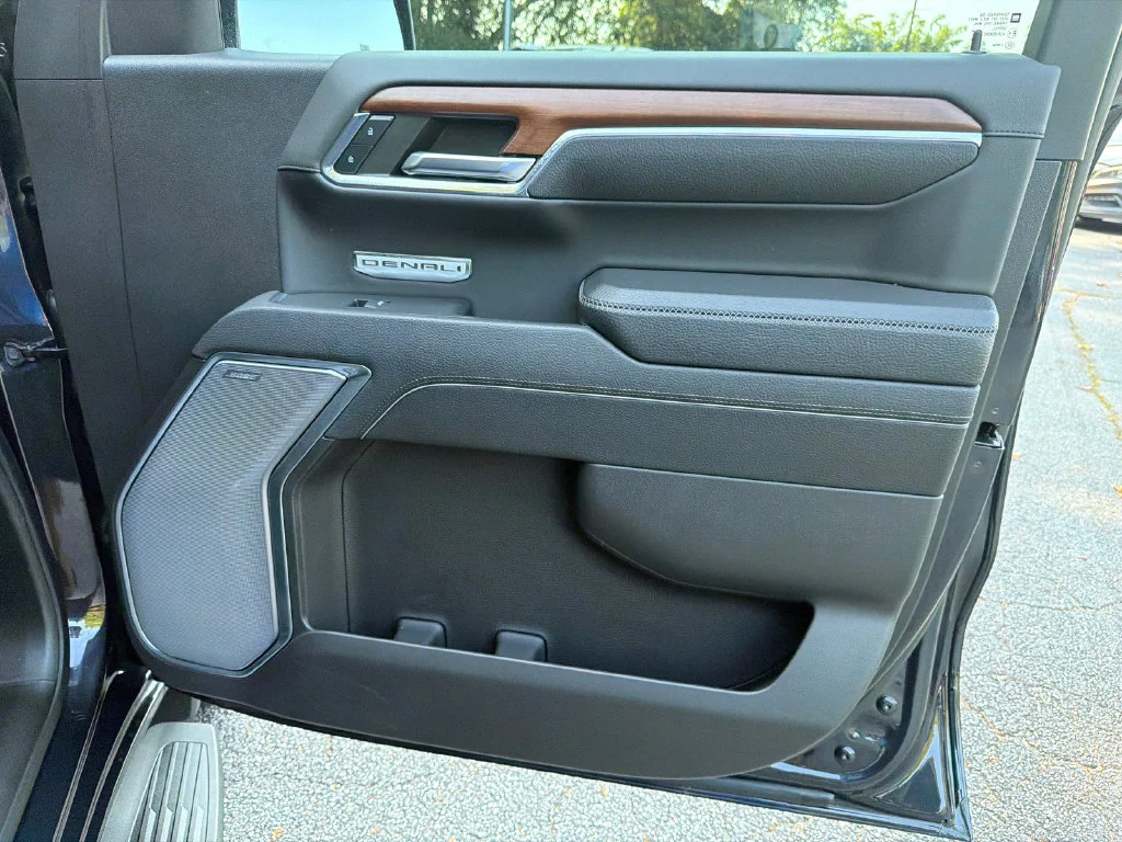 Used 2023 Silver GMC Denali image 14