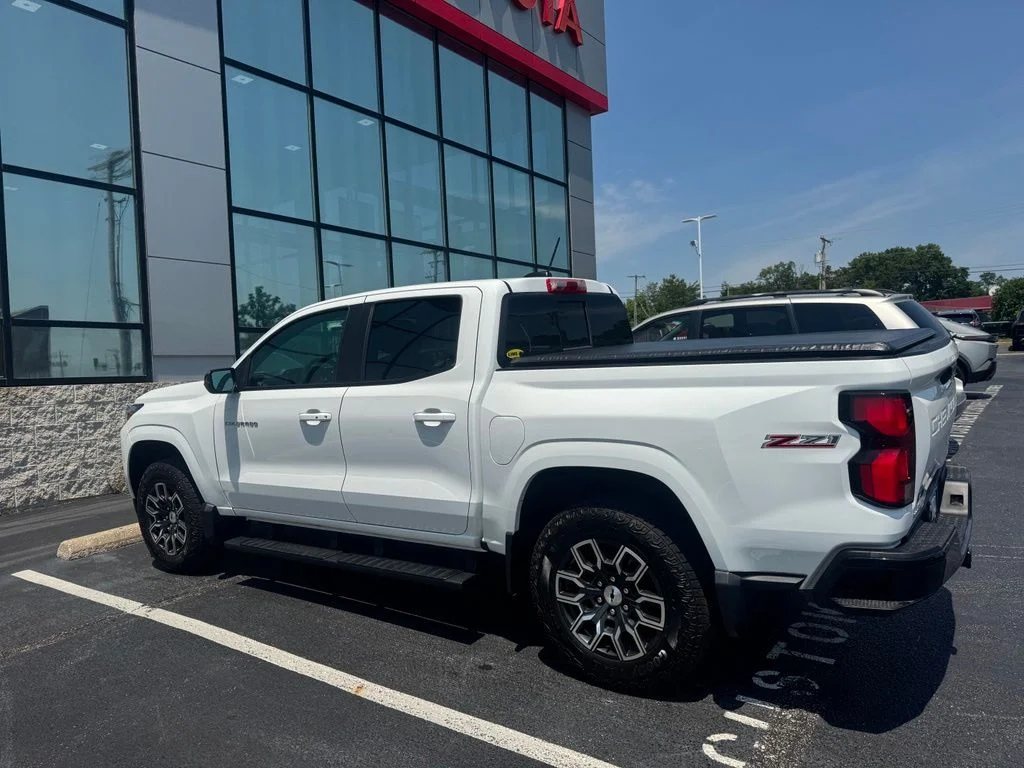 Used 2023 White Chevrolet Z71 image 5