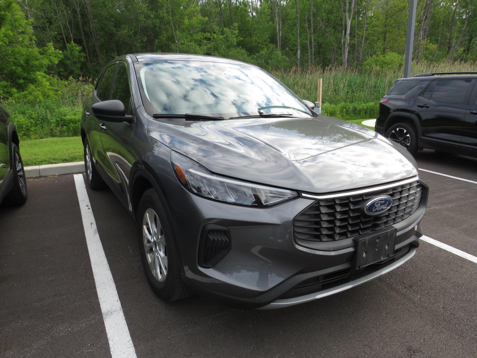 Used 2023  FORD TRUCK  image 2