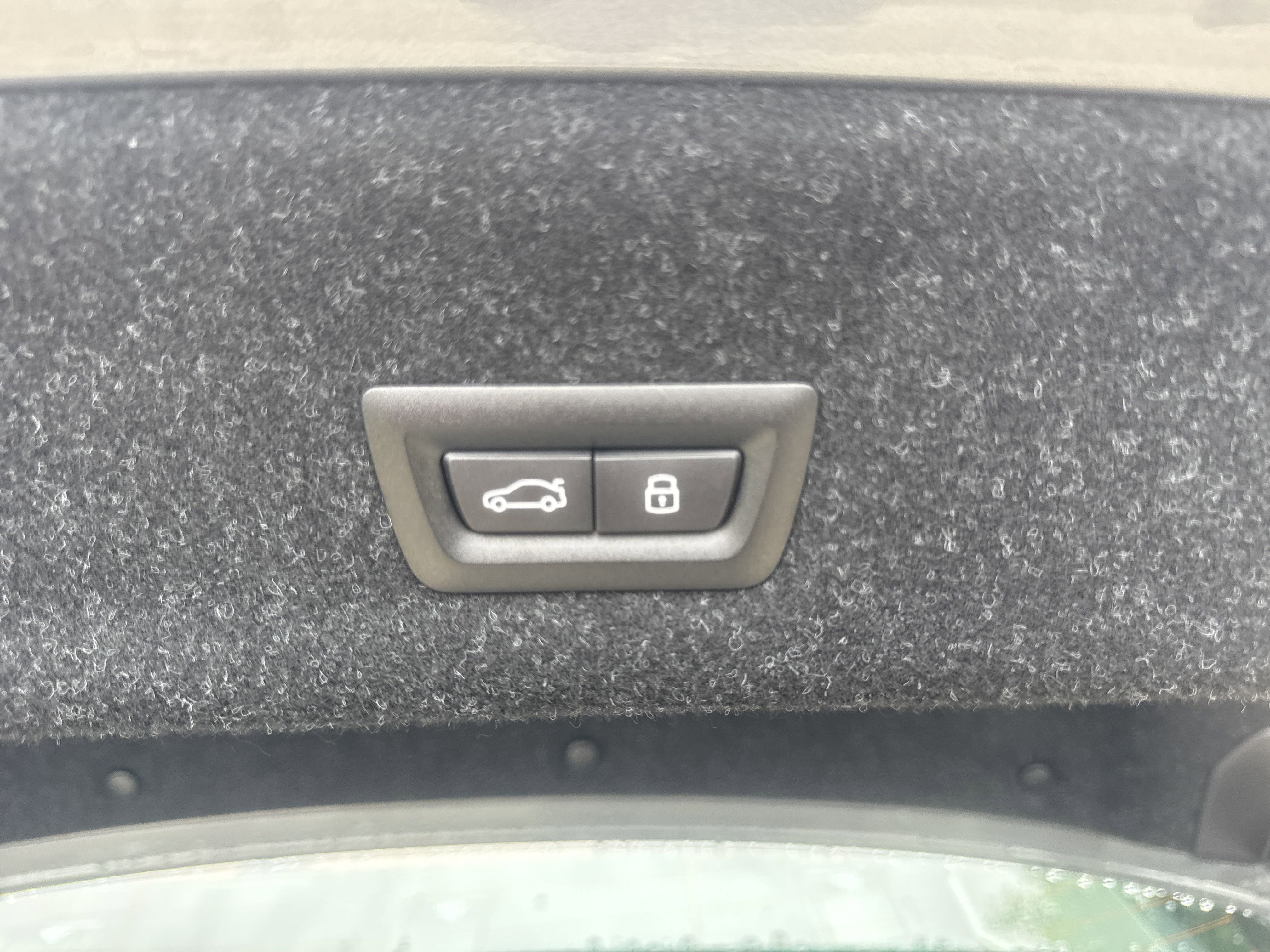 2025 BMW 3 Series 330i - Photo 25