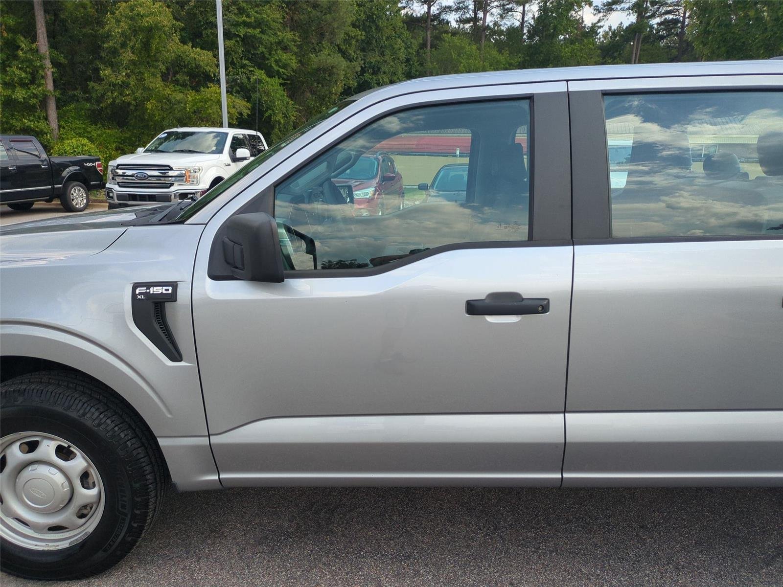 Used 2022 Iconic Silver Ford XL image 15
