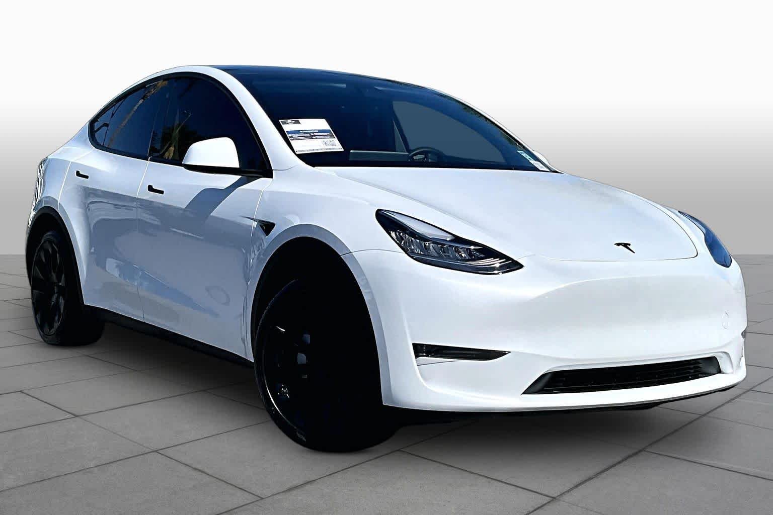 Pre-Owned 2023 Tesla Model Y Long Range
