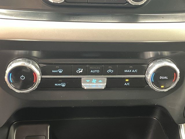 Used 2023 Oxford White Ford XLT image 21