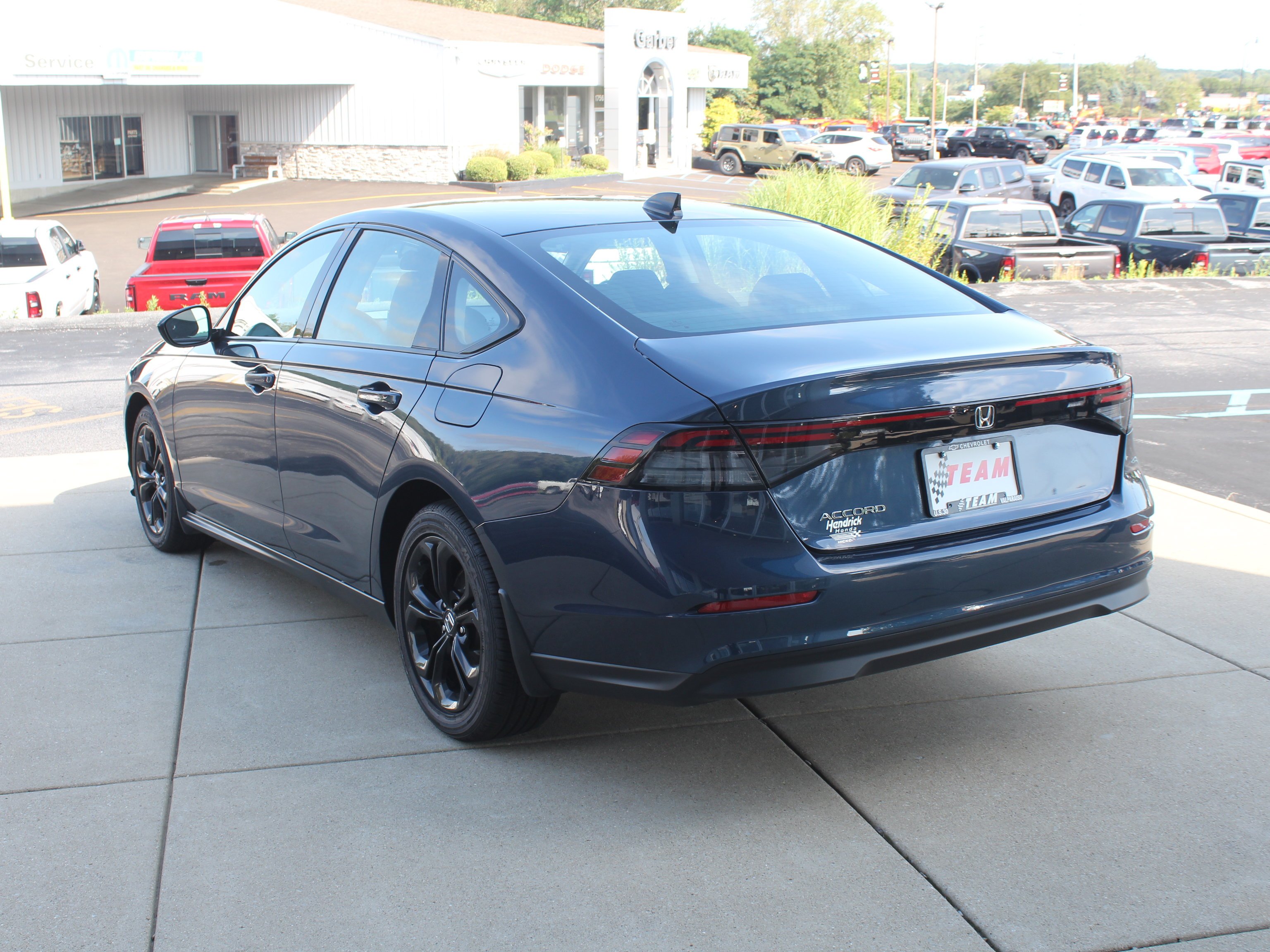Used 2025 Blue Honda SE image 8