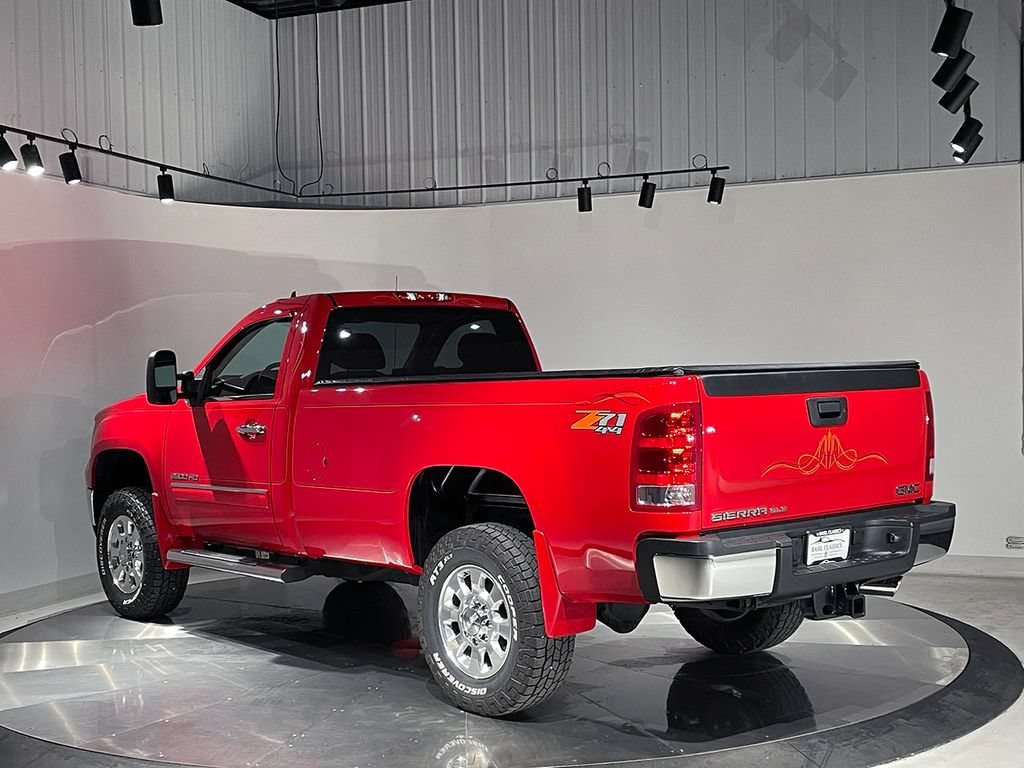 Used 2011 FIRE RED GMC SLE image 8