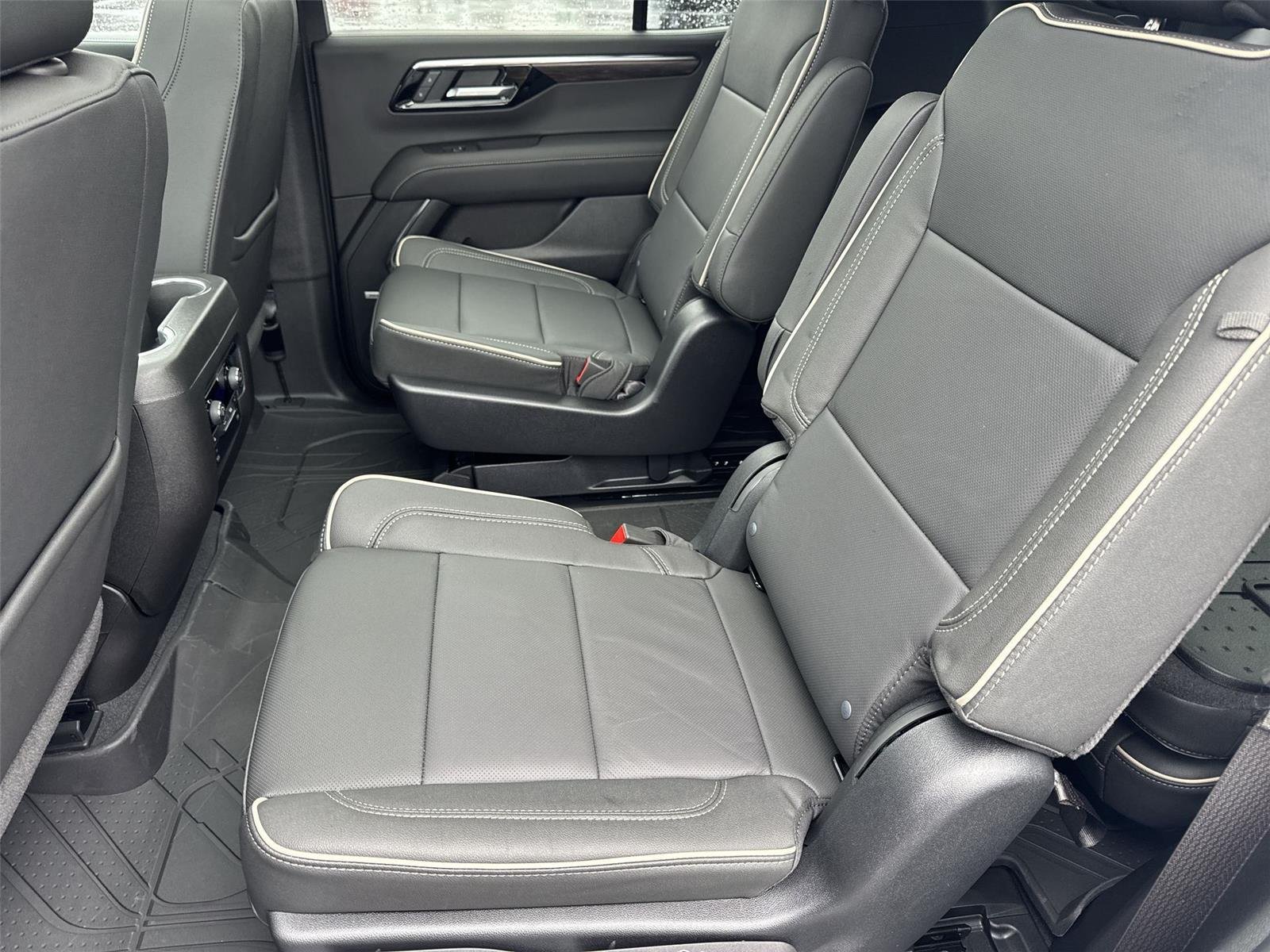 2026 Chevrolet Tahoe Premier - Photo 31