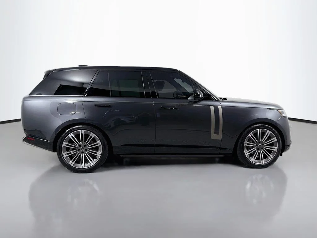 Used 2025 Gray Land Rover SE image 4