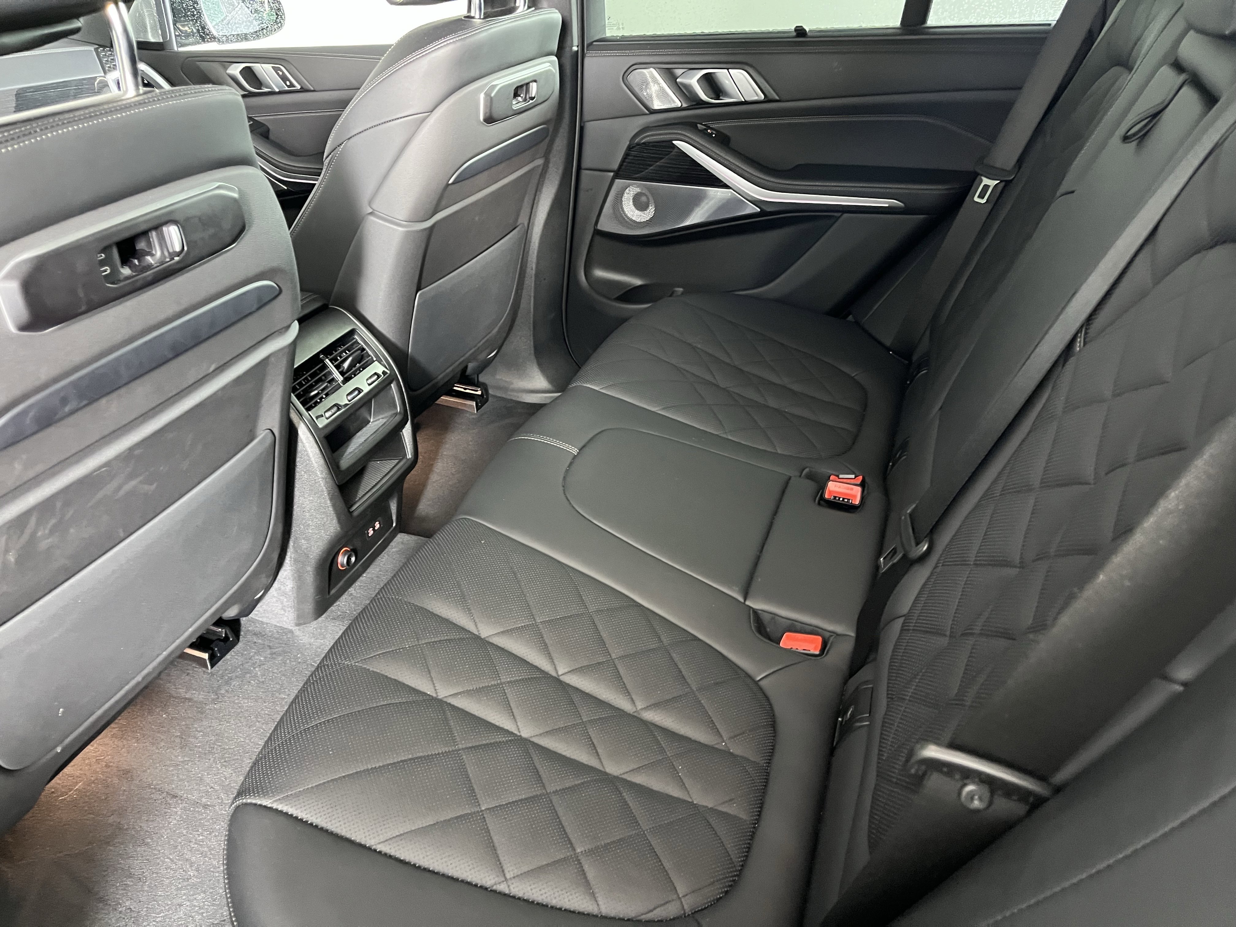 2025 BMW X5 M60i - Photo 15
