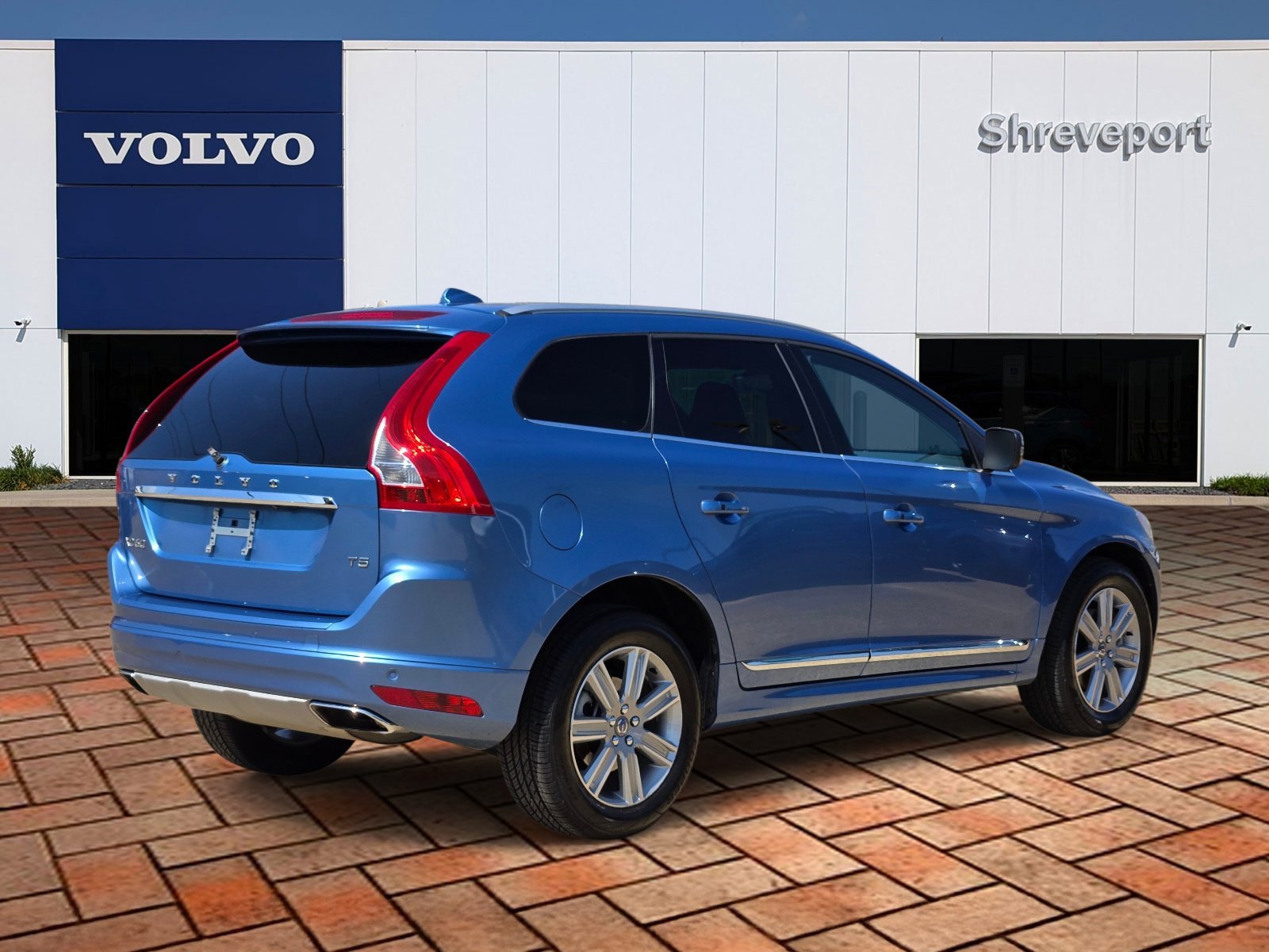 Used 2017 Blue Metallic Volvo Inscription image 4