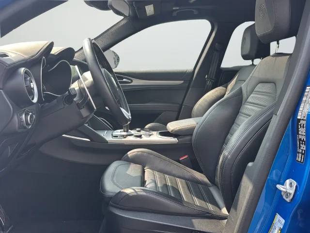Used 2023 Blue Alfa Romeo Veloce image 10