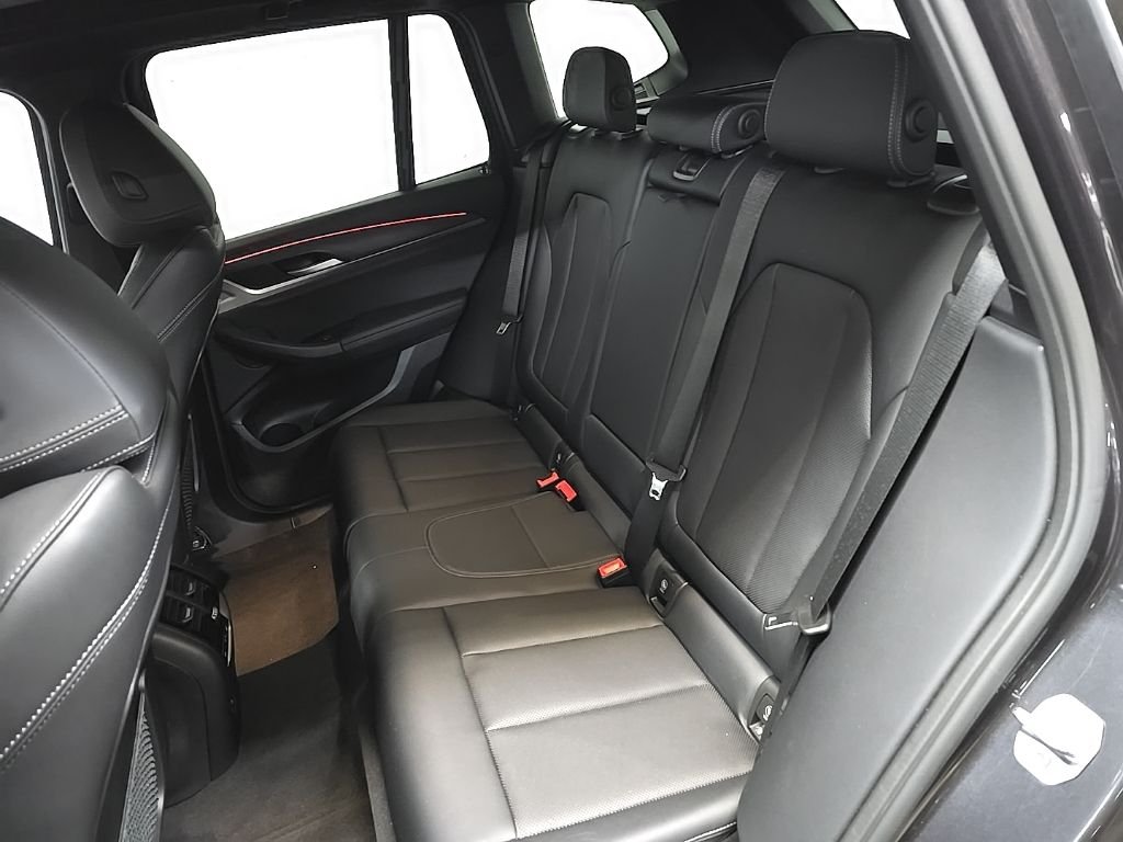 Used 2024 Gray BMW xDrive30i image 33