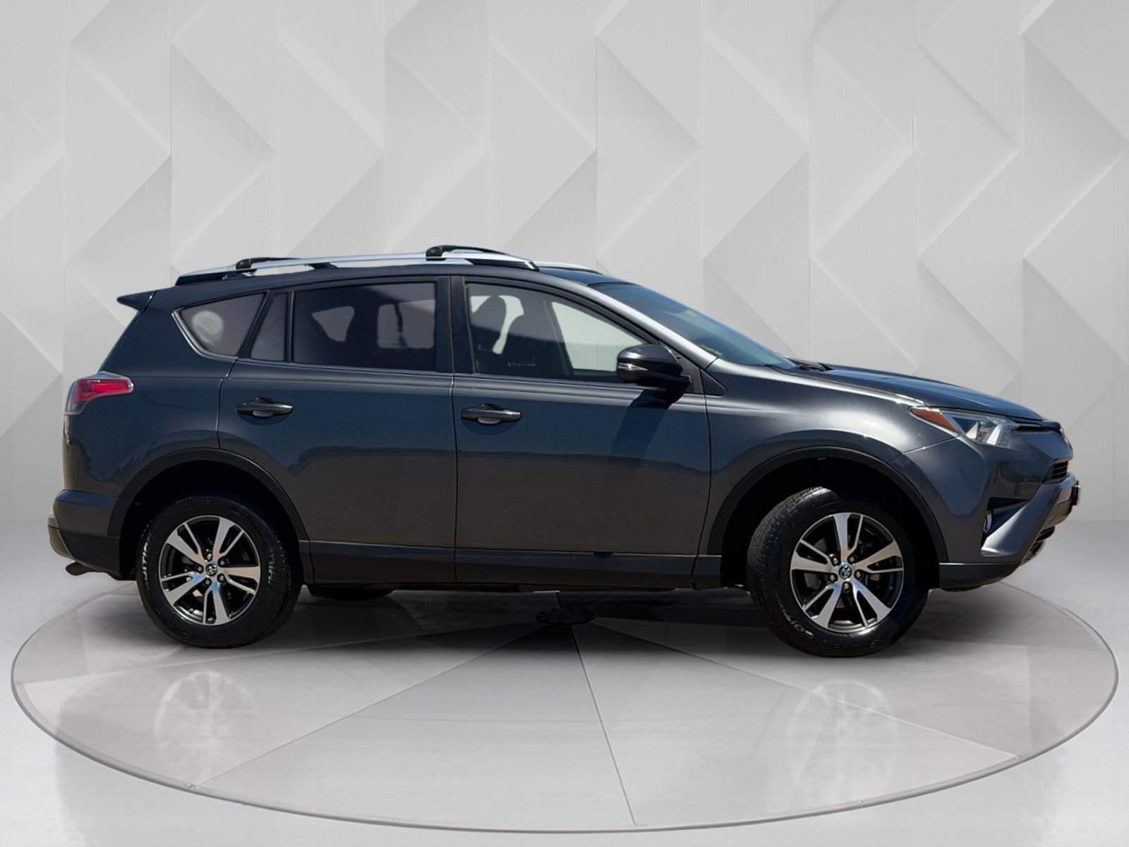 Certified Used 2018 Magnetic Gray Metallic Toyota XLE image 7