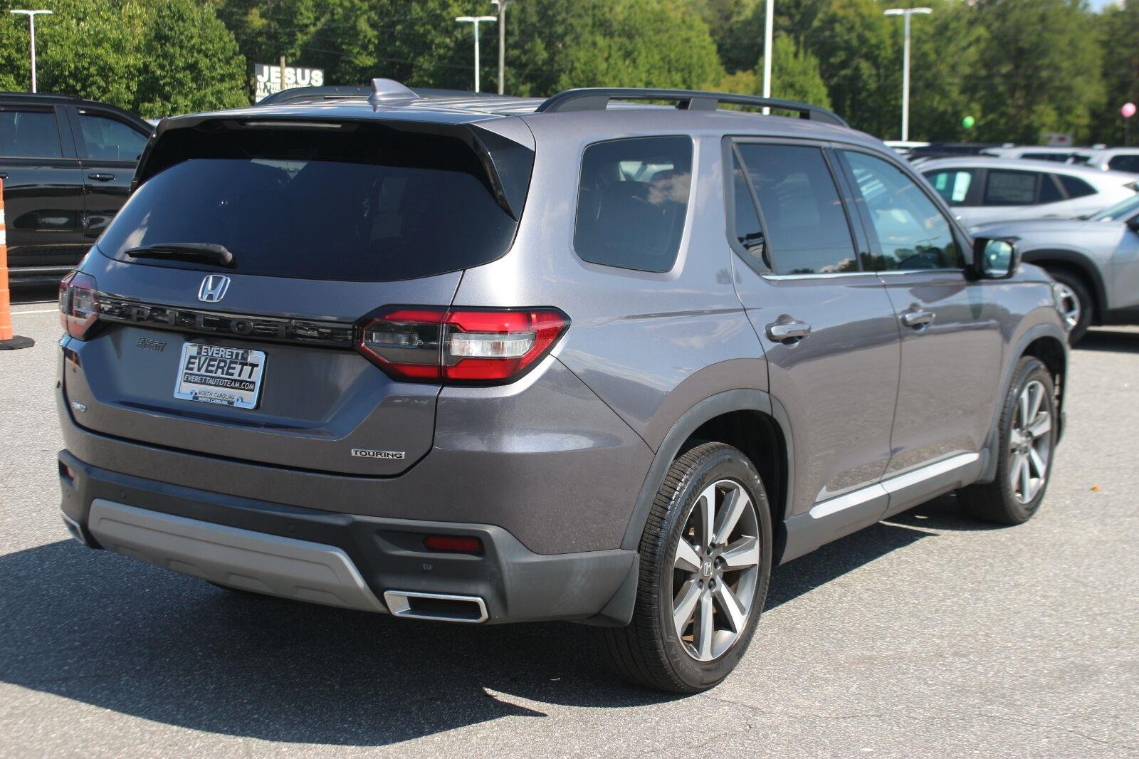 Used 2024 Gray Honda Touring image 7
