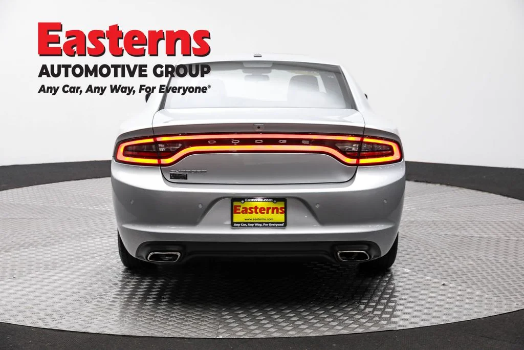 Used 2022 Silver Dodge SXT image 6