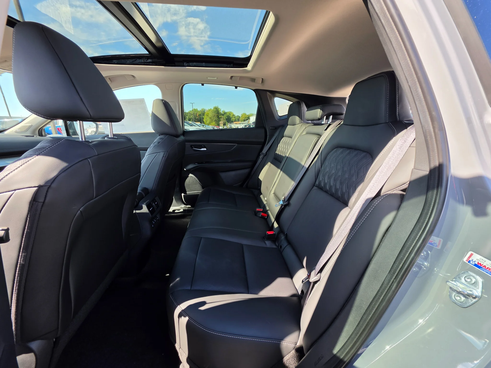 New 2026 Boulder Gray Pearl/Super Black Nissan Platinum image 24
