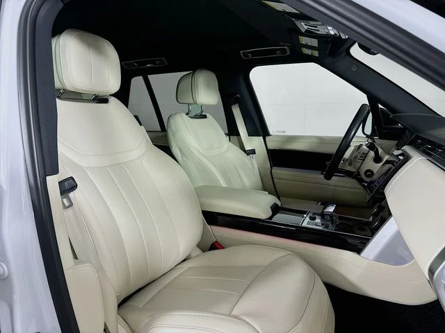 Certified Used 2023  Land Rover SE image 30