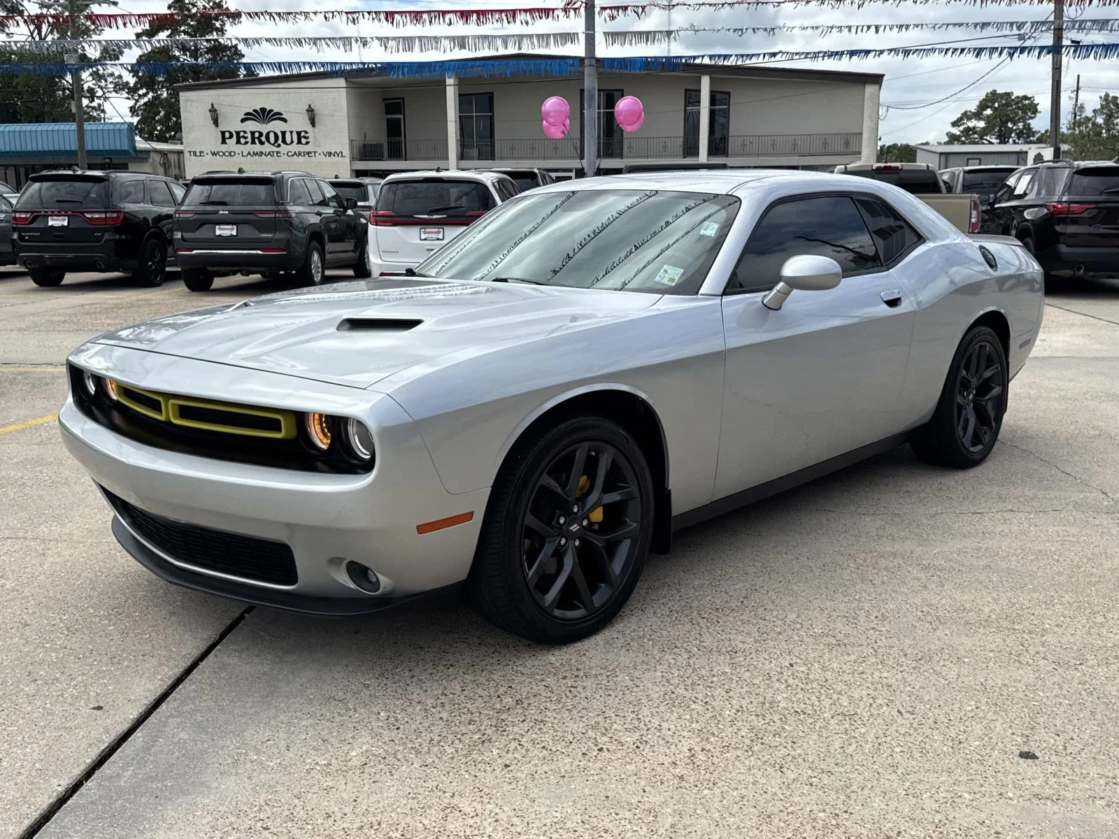 Used 2022 Triple Nickel Clearcoat Dodge SXT image 3