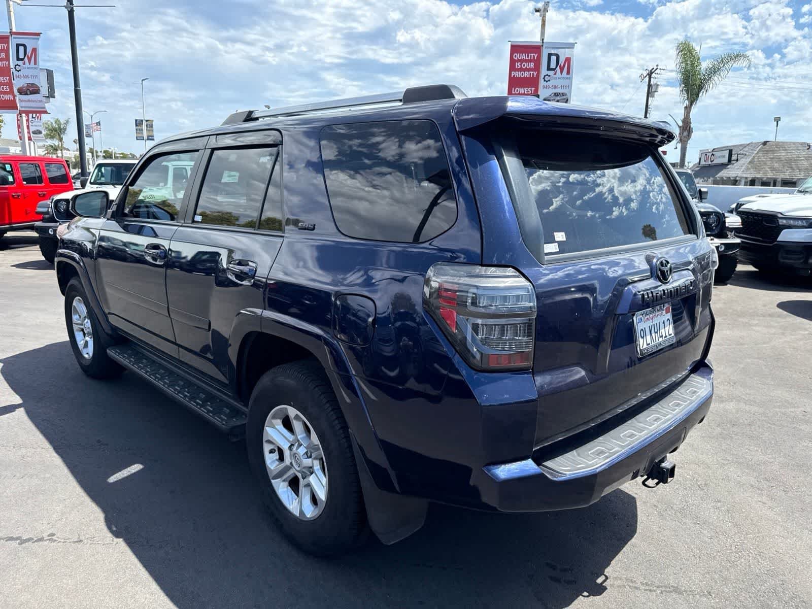 Used 2020 Nautical Blue Metallic Toyota SR5 image 23