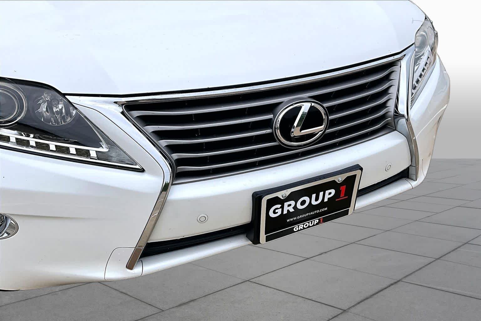 Used 2015 Starfire Pearl Lexus  image 30