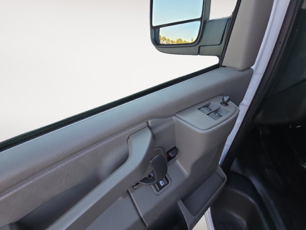 2025 Chevrolet Express Cargo Work Van - Photo 14