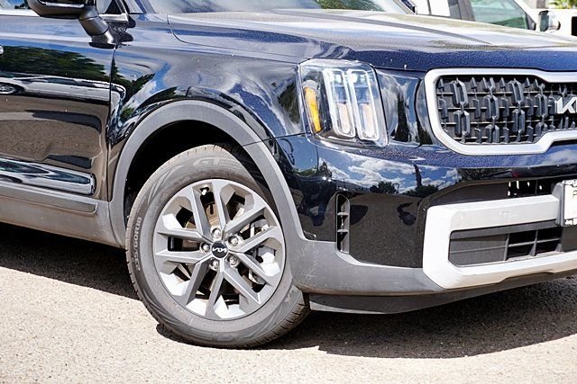 Used 2024 Black Kia LX image 3