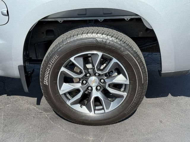 Used 2023 Sterling Gray Metallic Chevrolet LT image 4