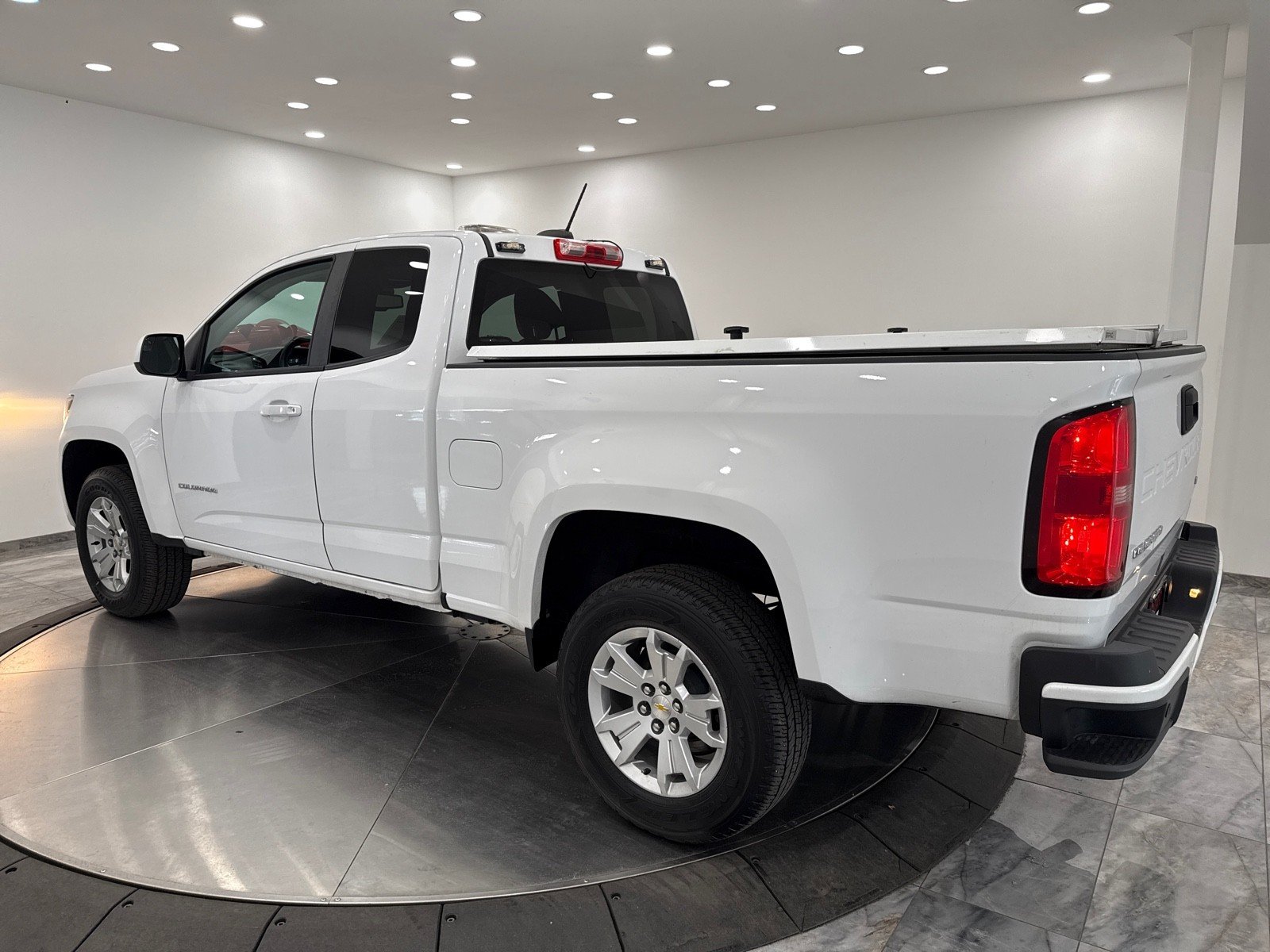 2022 Chevrolet Colorado LT photo 3