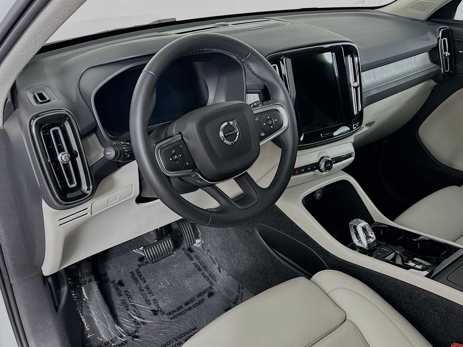 2026 Volvo XC40 Ultra - Photo 9